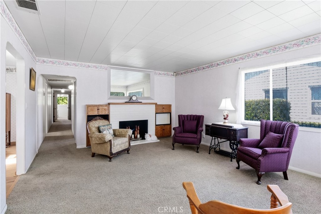 942 N Wanda Property Photo 22