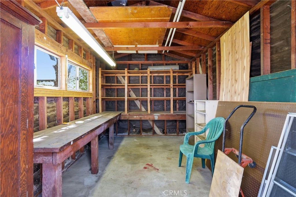 942 N Wanda Property Photo 28