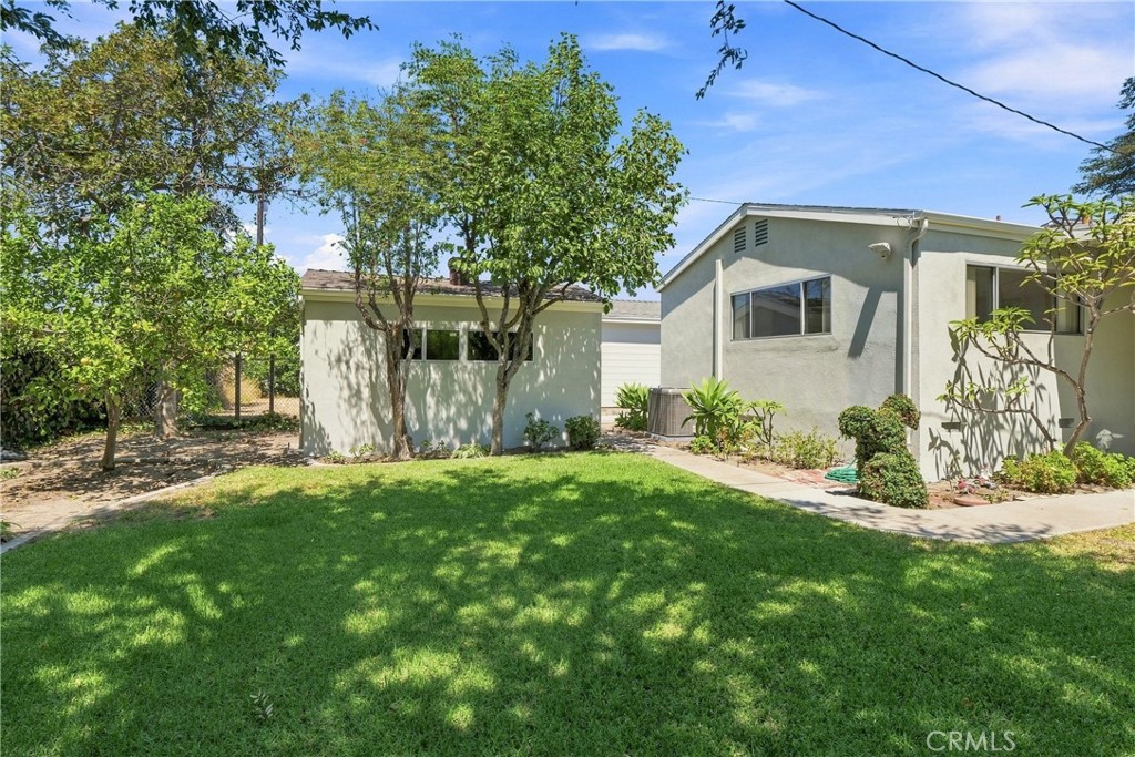 942 N Wanda Property Photo 30