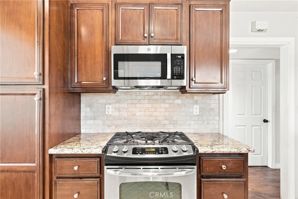 150 Colleen Property Photo 17