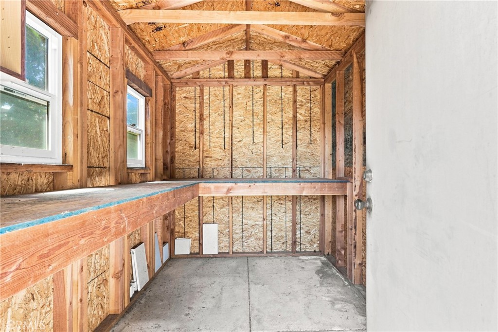 150 Colleen Property Photo 21