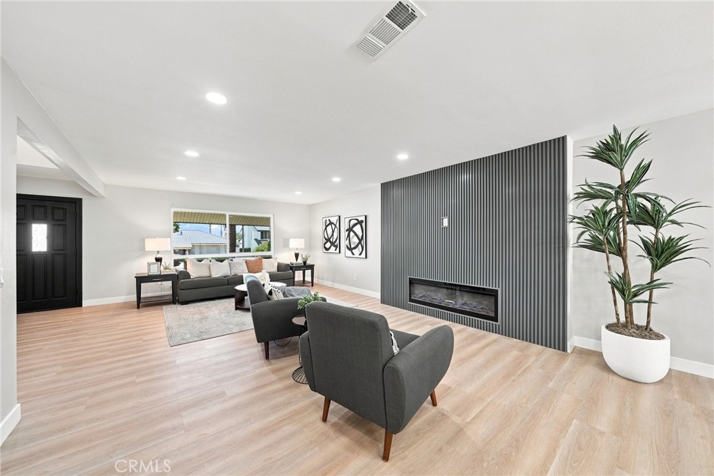 633 Dorothy Property Photo 12