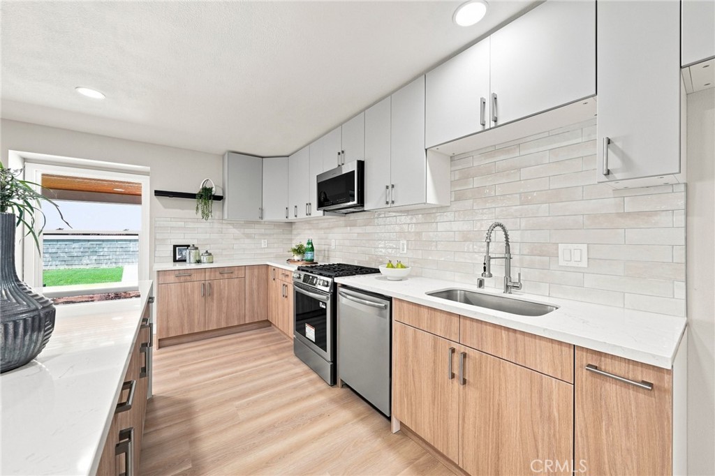 633 Dorothy Property Photo 18