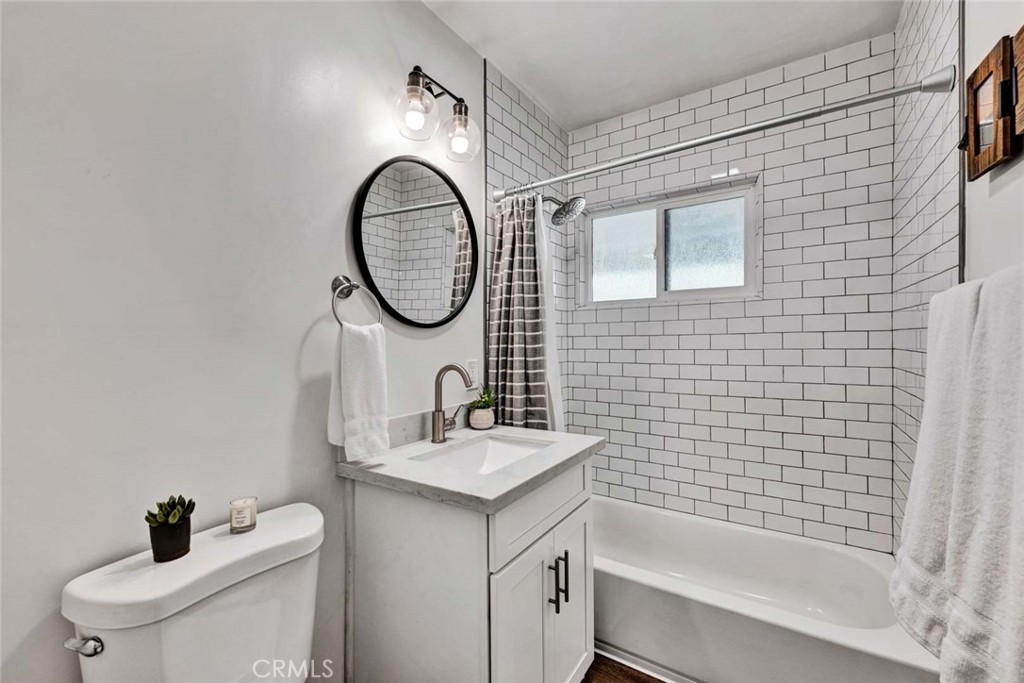 325 N Russell Avenue Property Photo 15