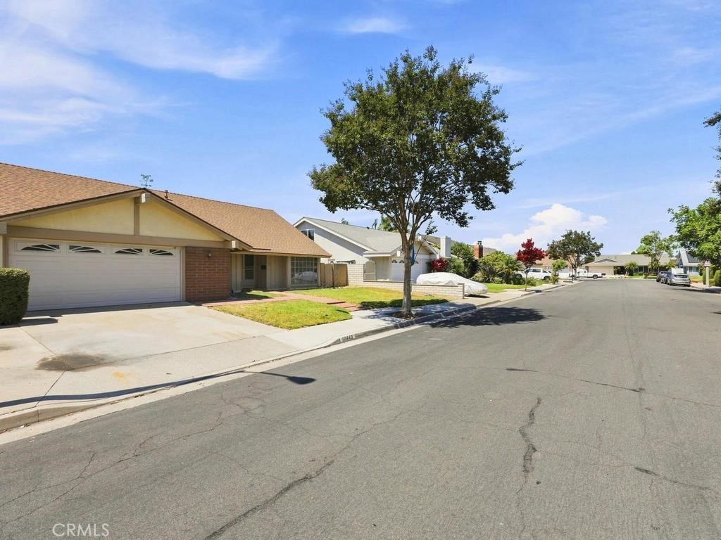 10443 Camden Drive Property Photo 2
