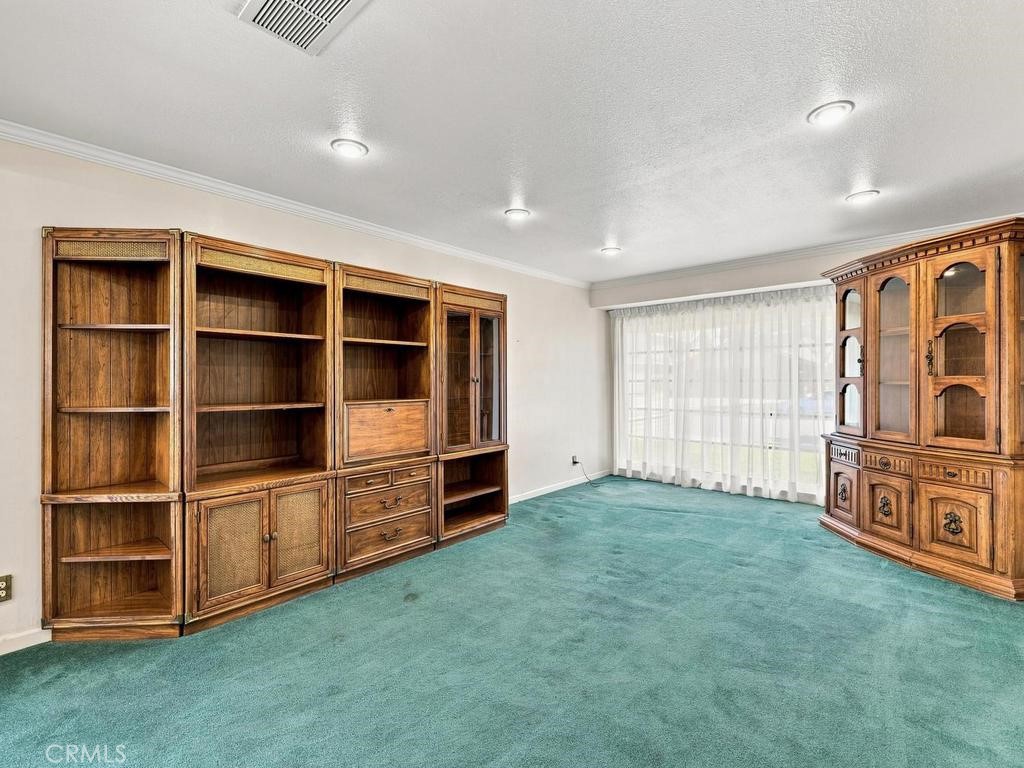 10443 Camden Drive Property Photo 4