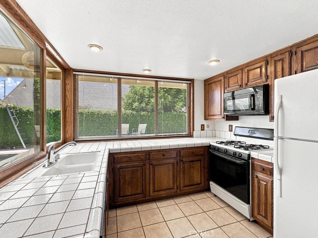 10443 Camden Drive Property Photo 12
