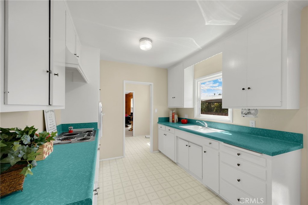 232 Lois Street Property Photo 7
