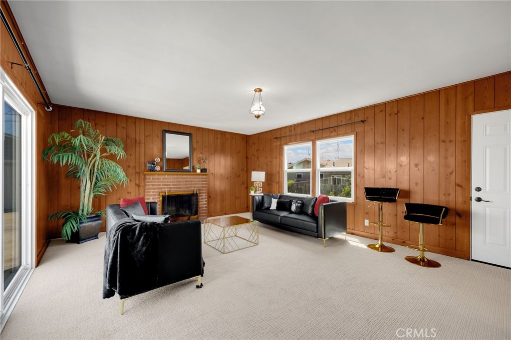 232 Lois Street Property Photo 12