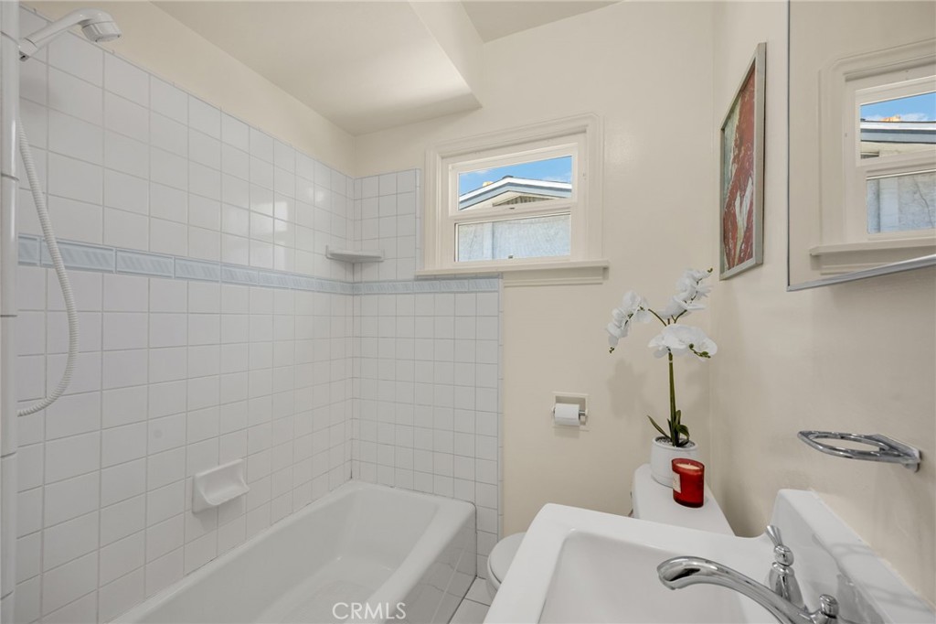 232 Lois Street Property Photo 17