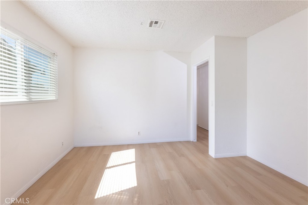 18429 La Guardia Property Photo 7