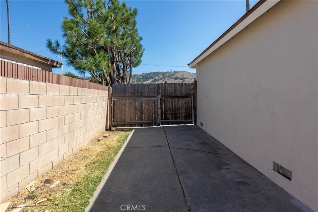 18429 La Guardia Property Photo 25