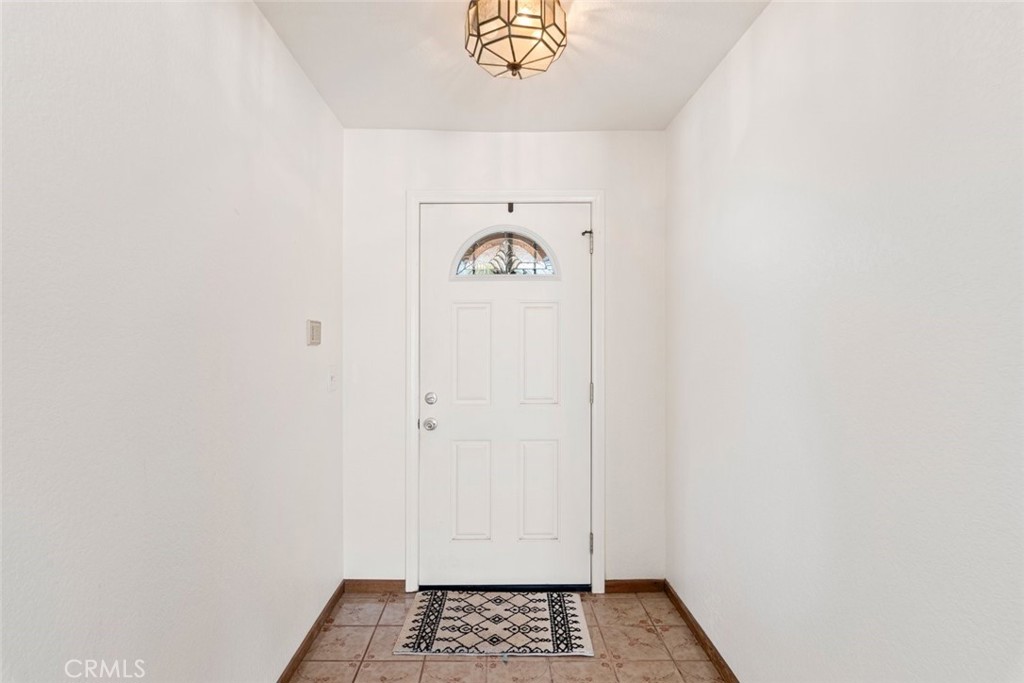 18435 Hinton Property Photo 4
