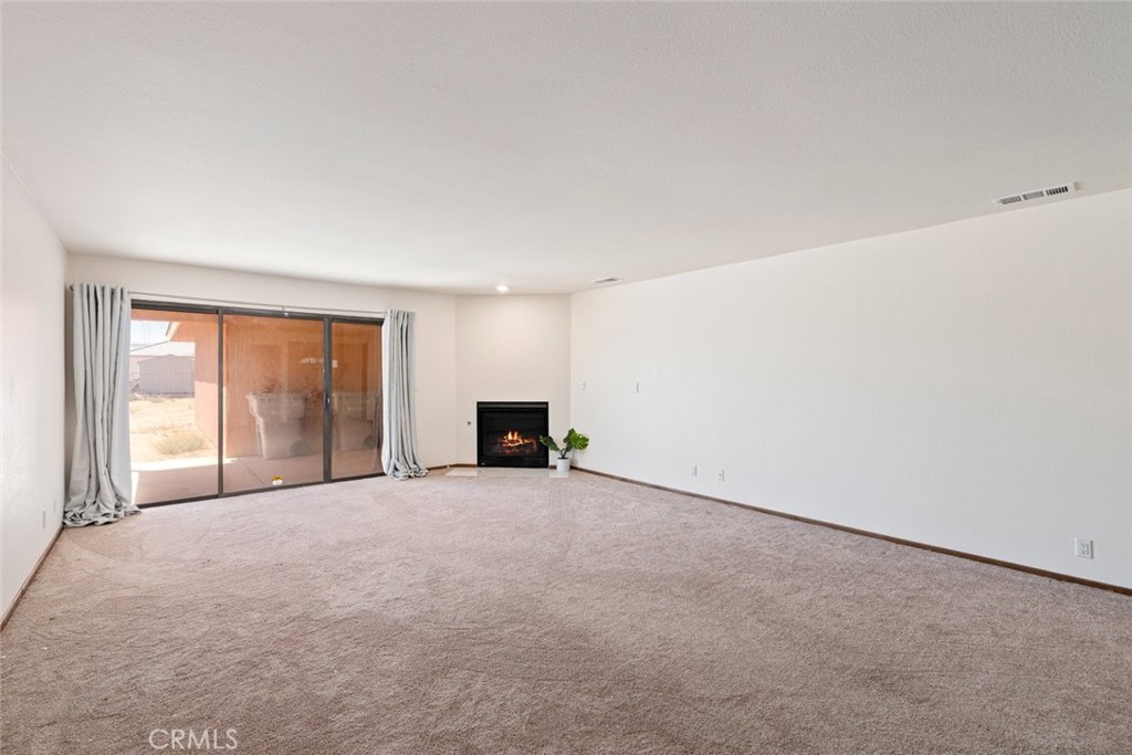 18435 Hinton Property Photo 6