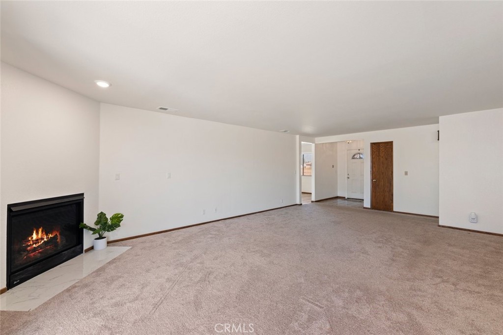 18435 Hinton Property Photo 7