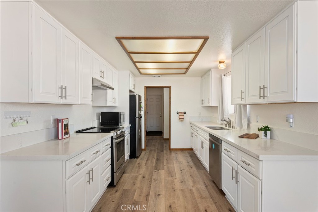 18435 Hinton Property Photo 8