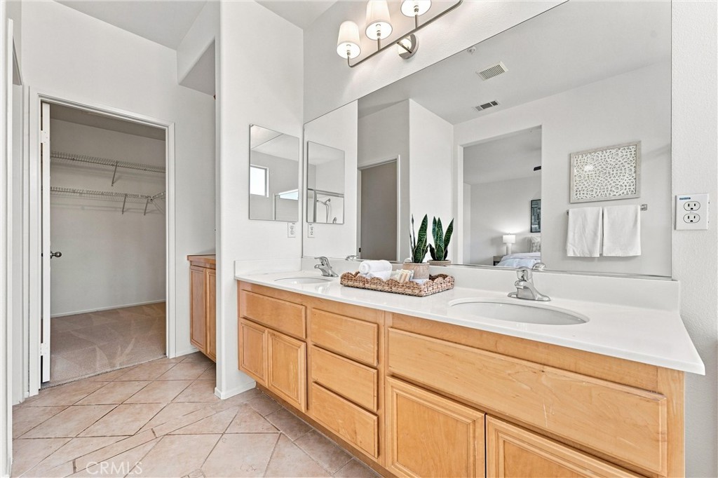 422 N Bloomberry C Property Photo 21