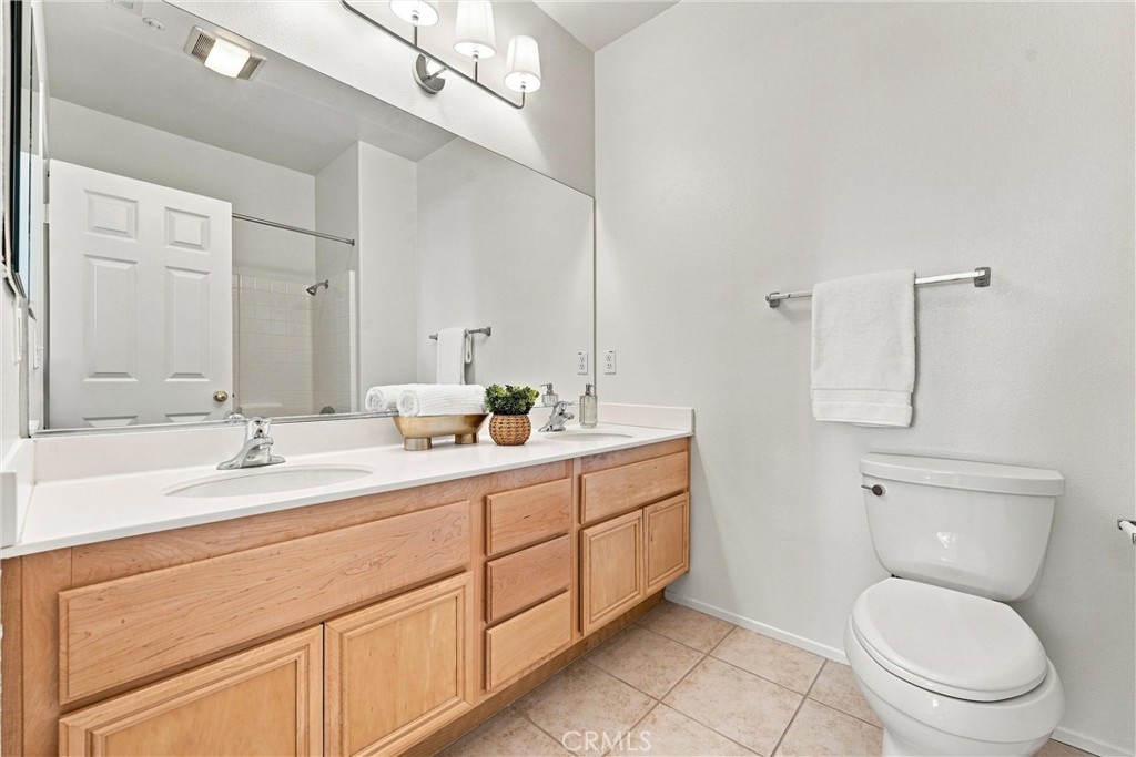 422 N Bloomberry C Property Photo 27