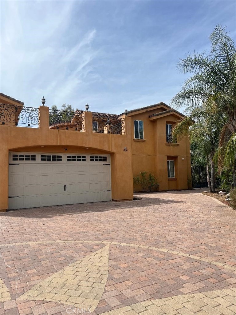 7880 E AUTRY Drive Property Photo 1