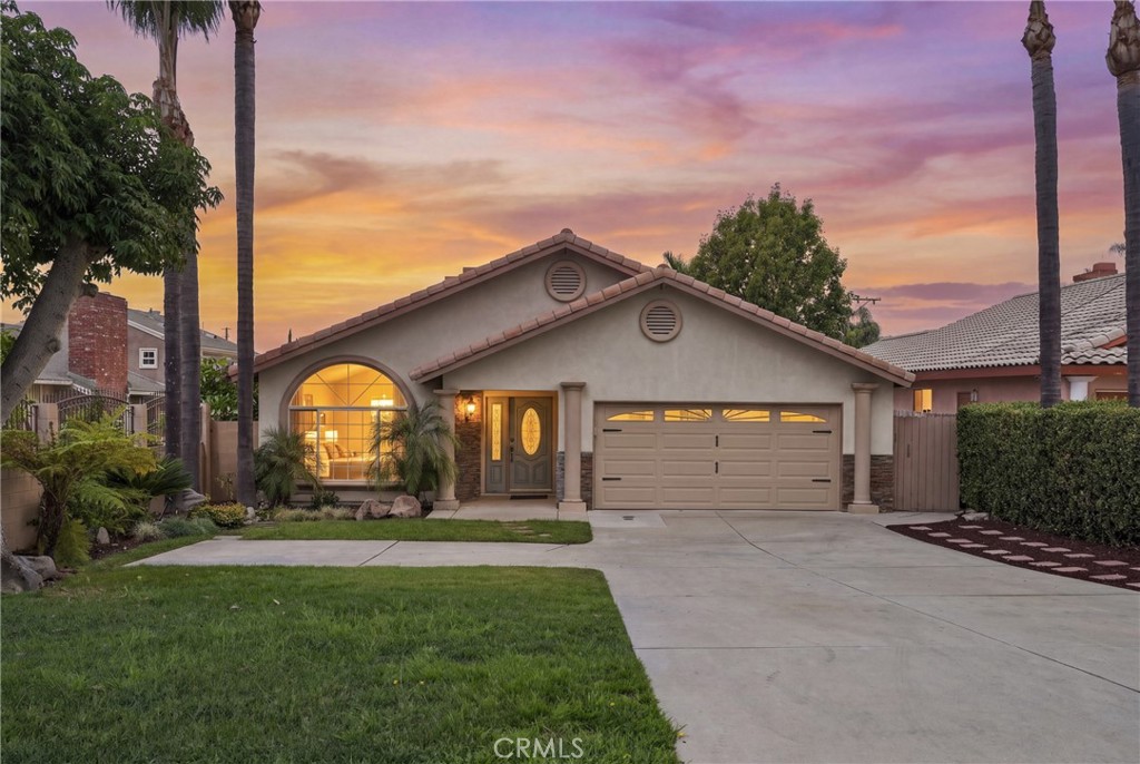 1819 S Lark Ellen Property Photo 1
