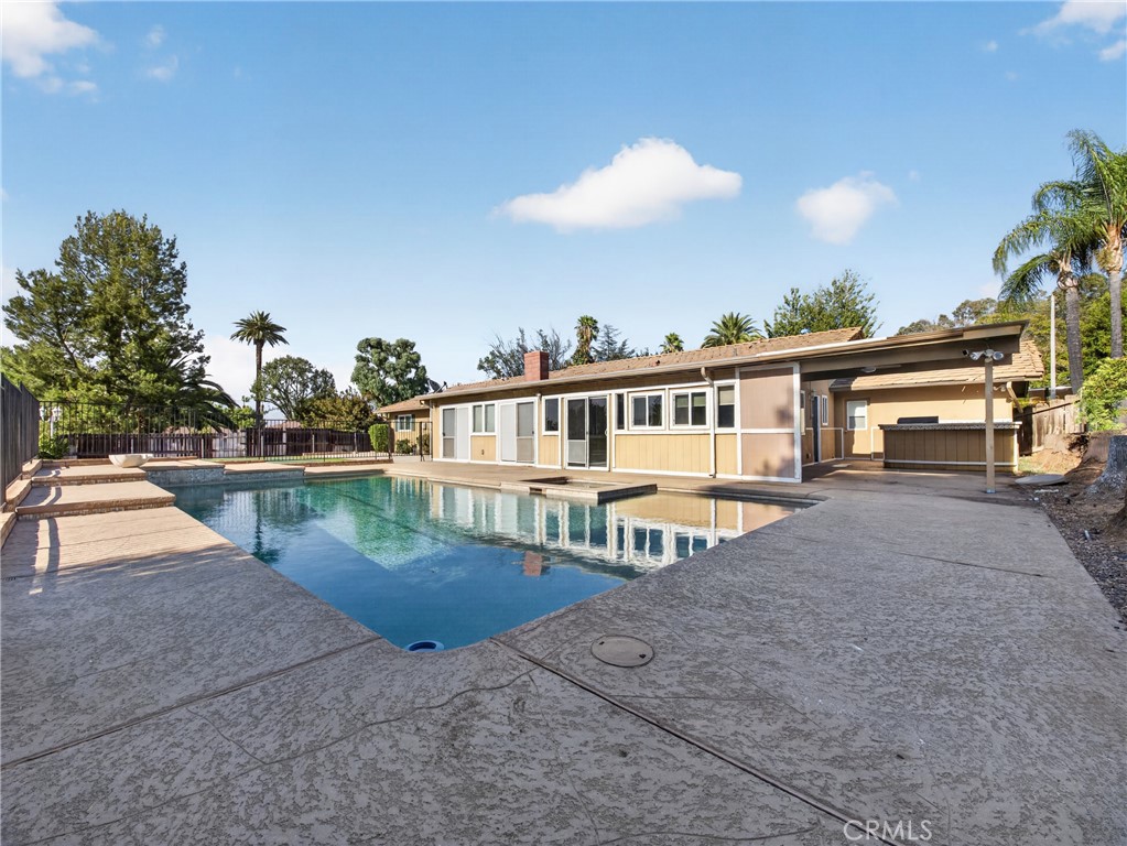 1524 Dwight Property Photo 49
