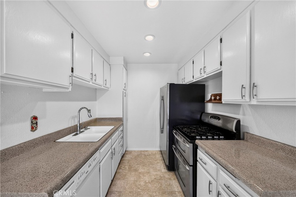 20535 S Vermont Avenue 4 Property Photo 19