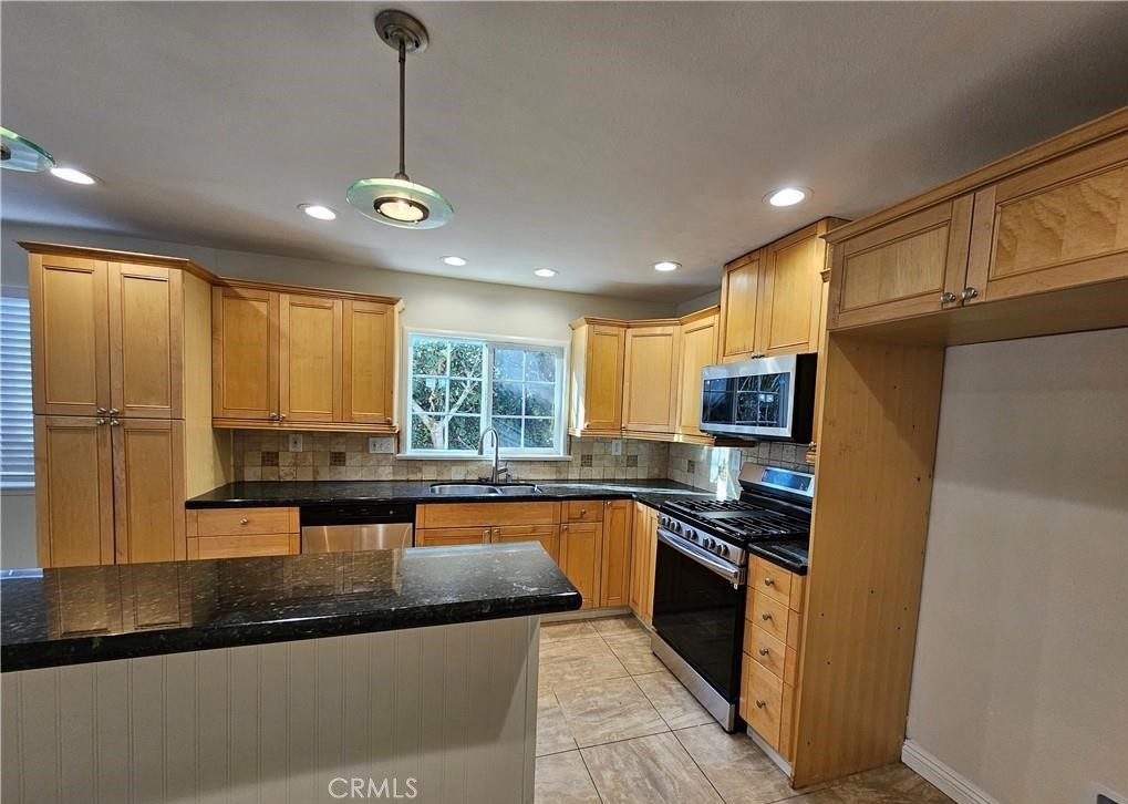 818 Stephens Avenue Property Photo 3