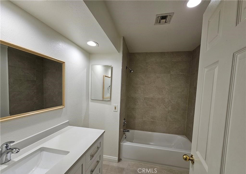 818 Stephens Avenue Property Photo 12
