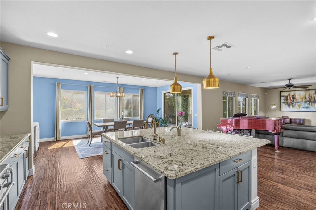 7132 Jantina Court Property Photo 7