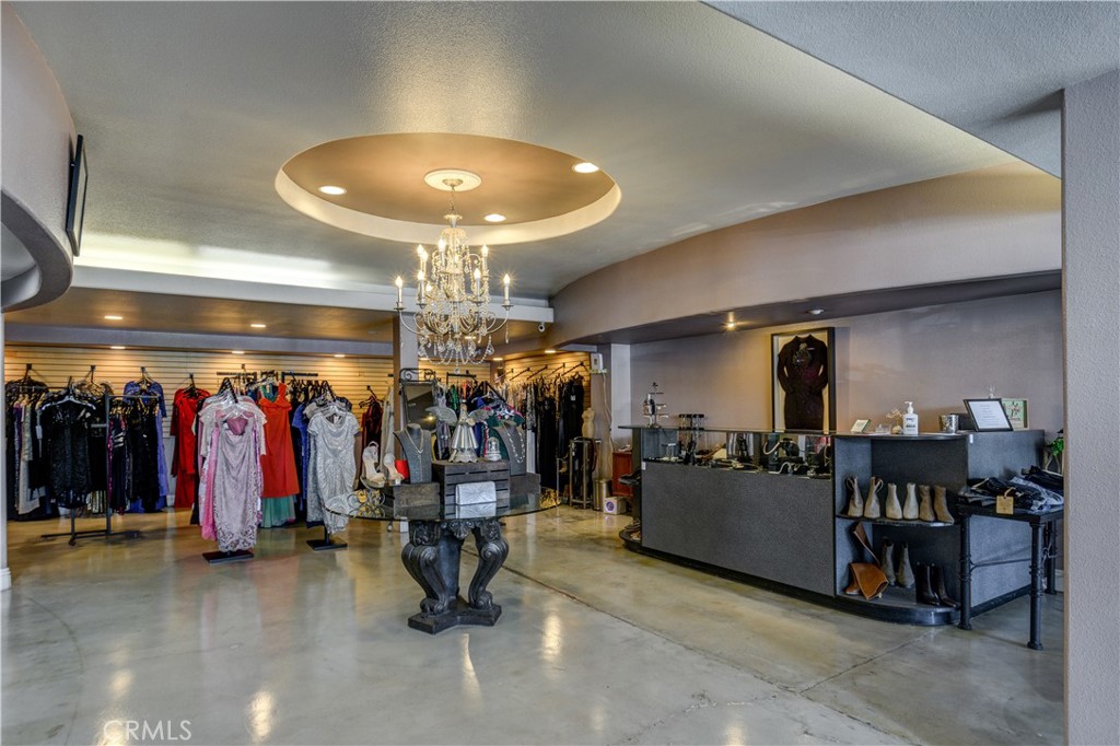 16346 Whittier Boulevard Property Photo 7