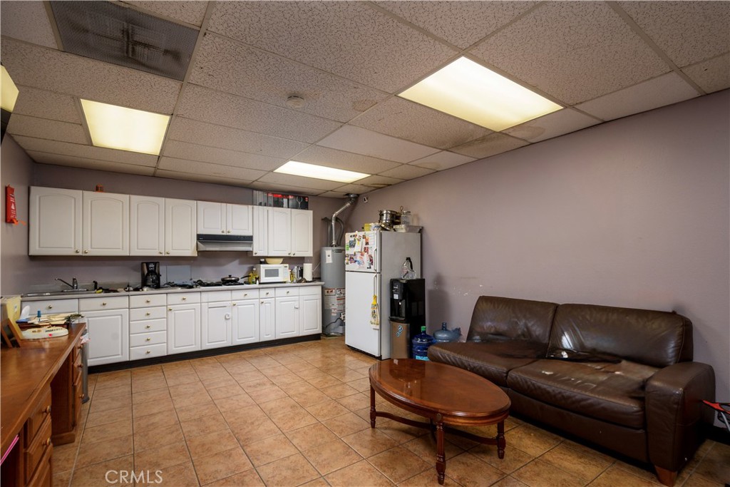 16346 Whittier Boulevard Property Photo 9