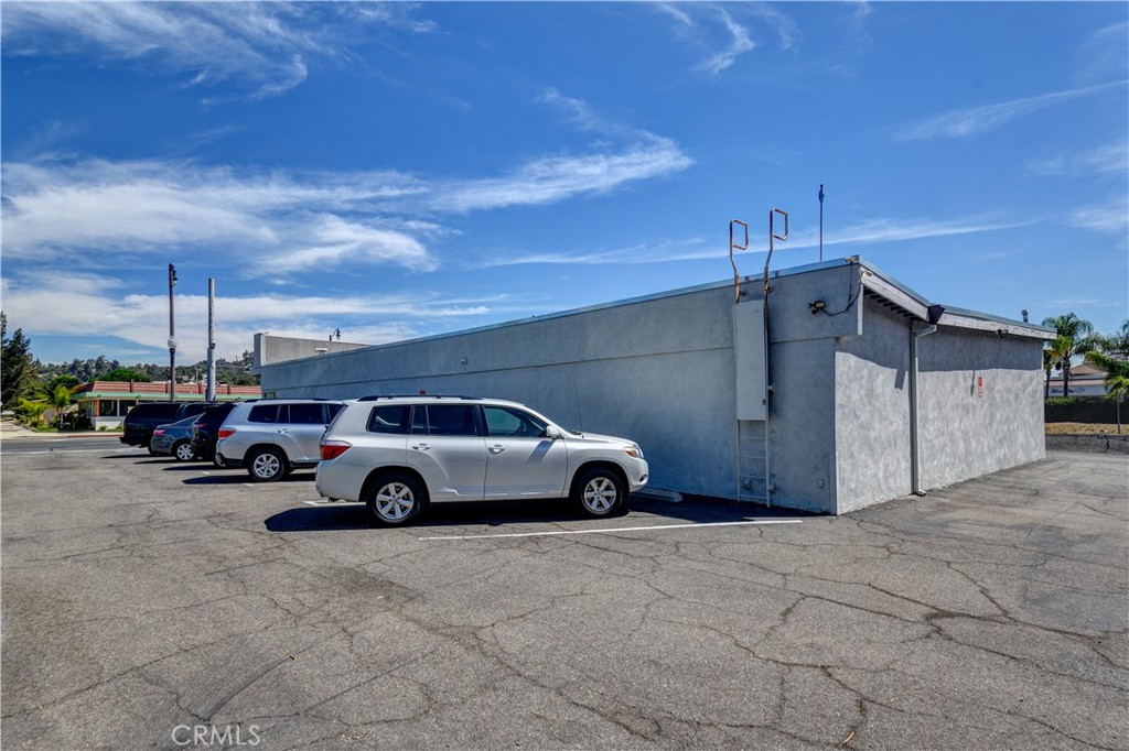 16346 Whittier Boulevard Property Photo 12