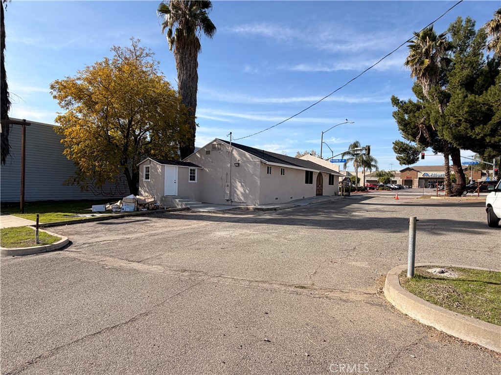 30830 Riverside Drive Property Photo 5
