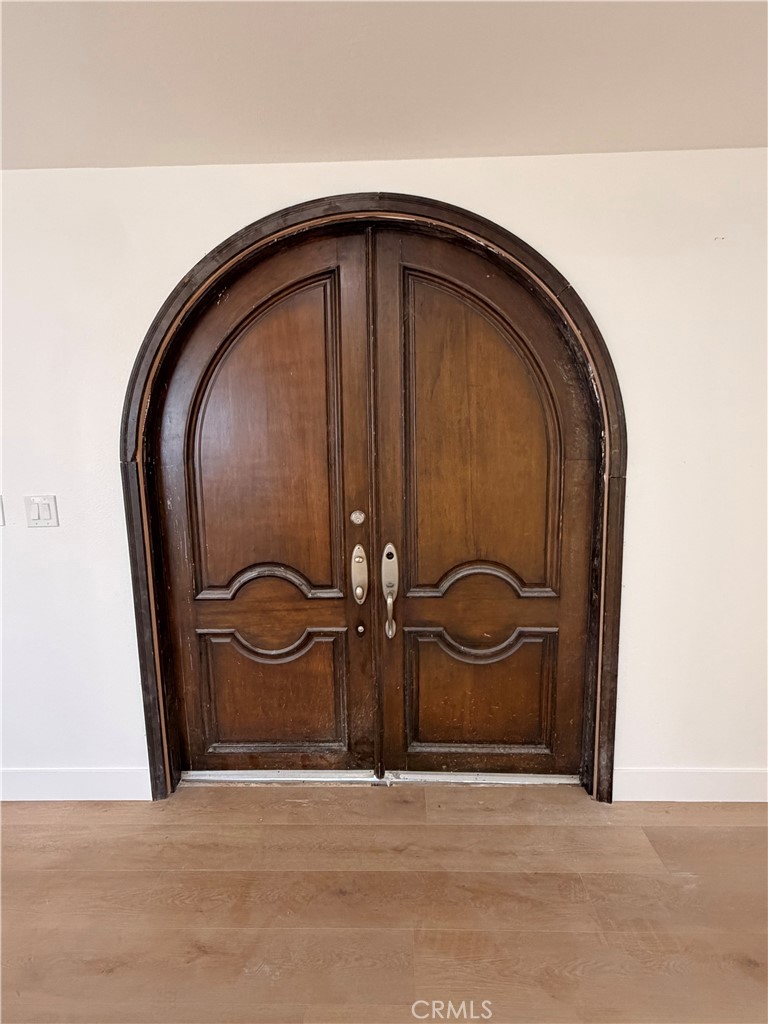 30830 Riverside Drive Property Photo 9
