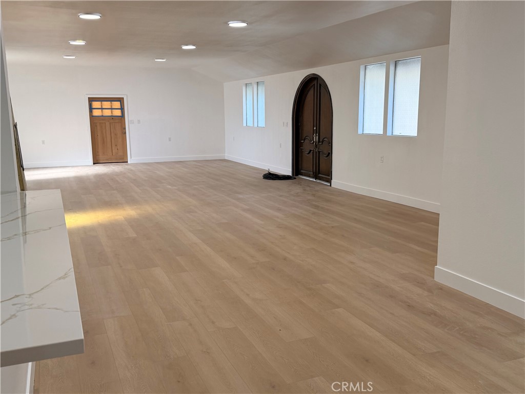 30830 Riverside Drive Property Photo 10