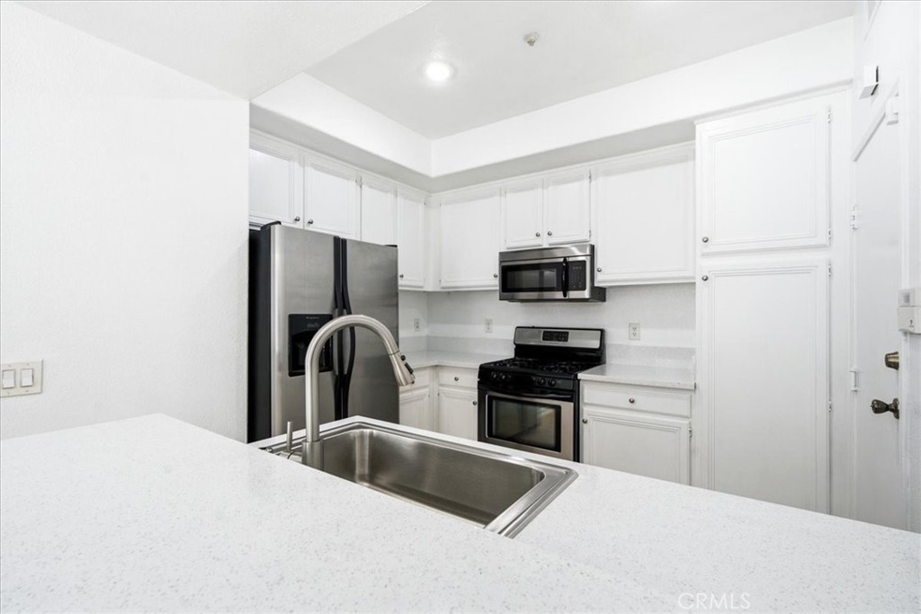 1473 Holcomb Property Photo 8