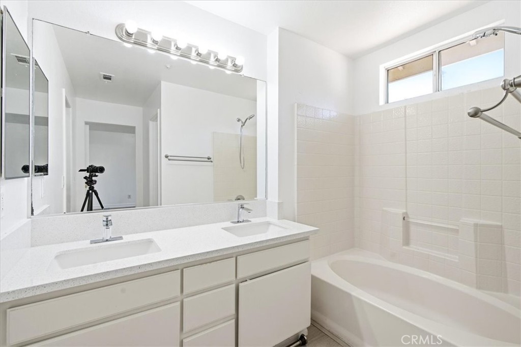 1473 Holcomb Property Photo 26