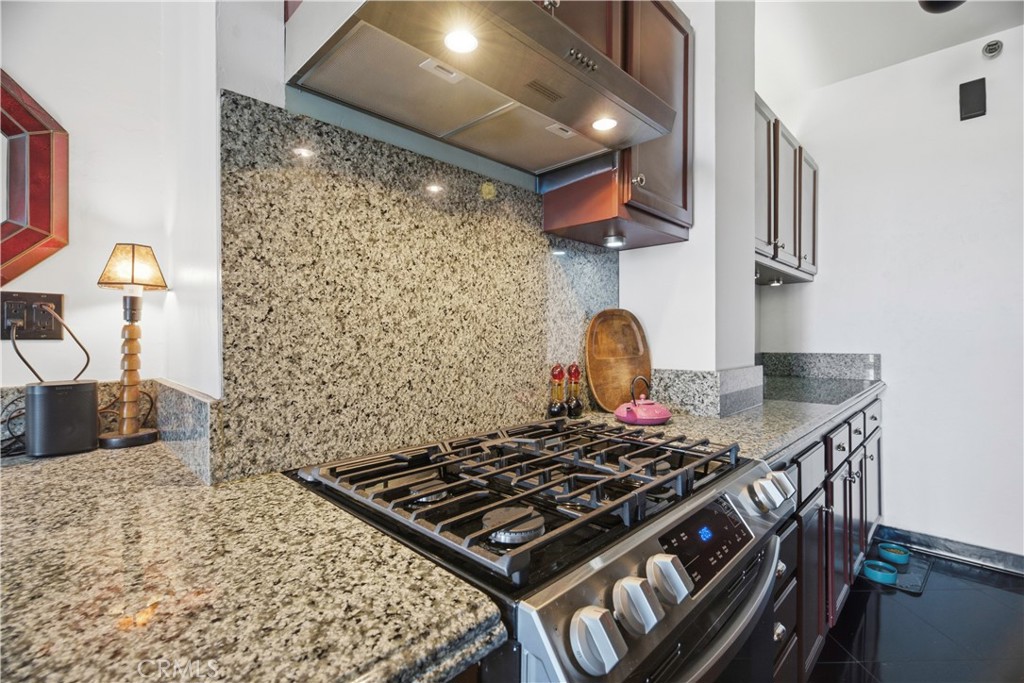 800 E Ocean 1006 Property Photo 17