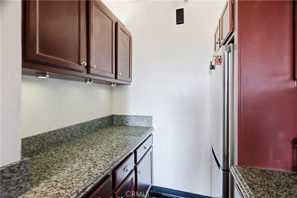 800 E Ocean 1006 Property Photo 19
