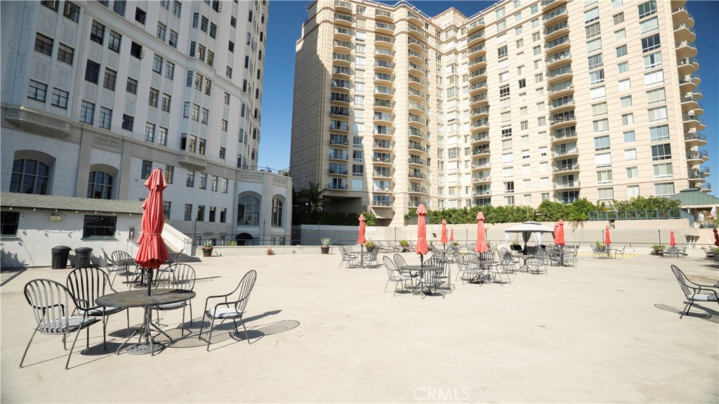 800 E Ocean 1006 Property Photo 33