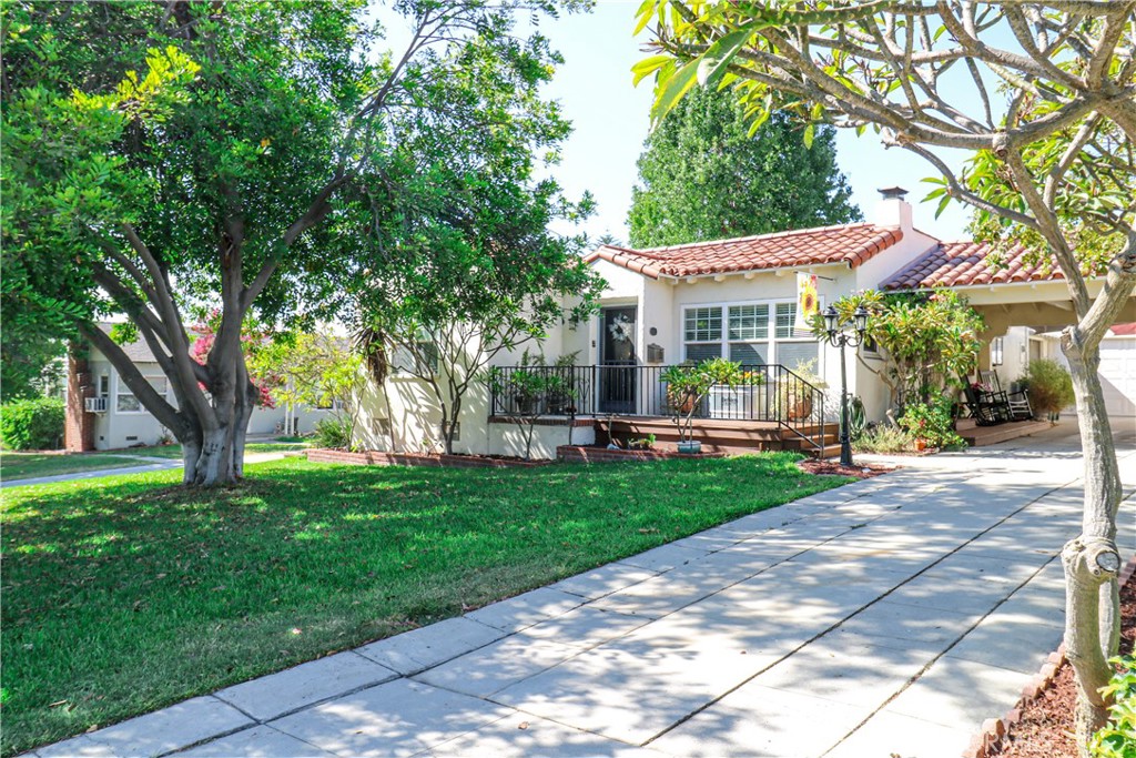 12421 Floral Property Photo 1