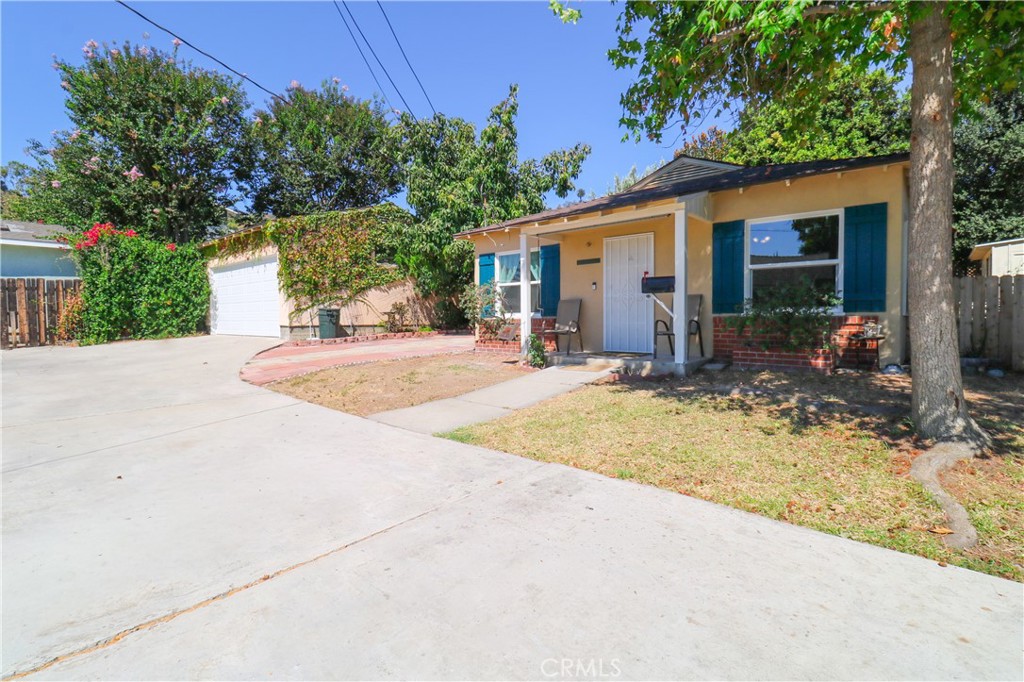 12421 Floral Property Photo 4
