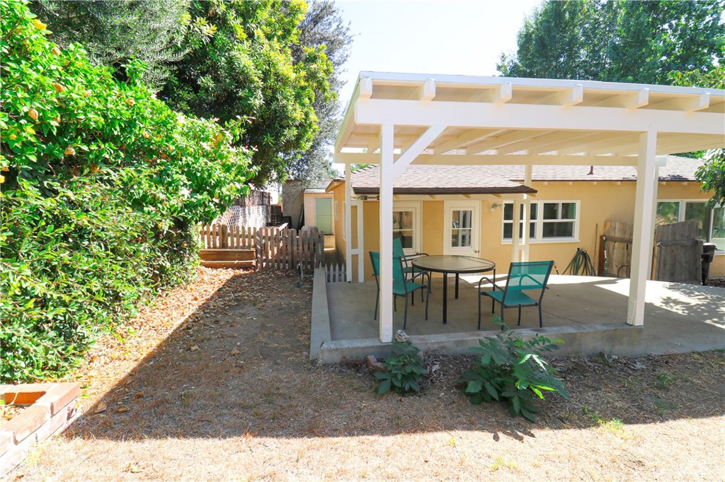 12421 Floral Property Photo 6