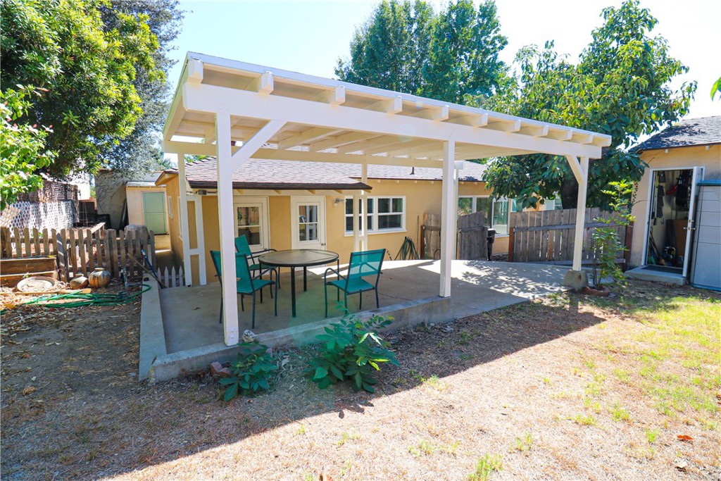 12421 Floral Property Photo 7
