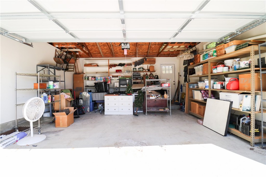 12421 Floral Property Photo 10
