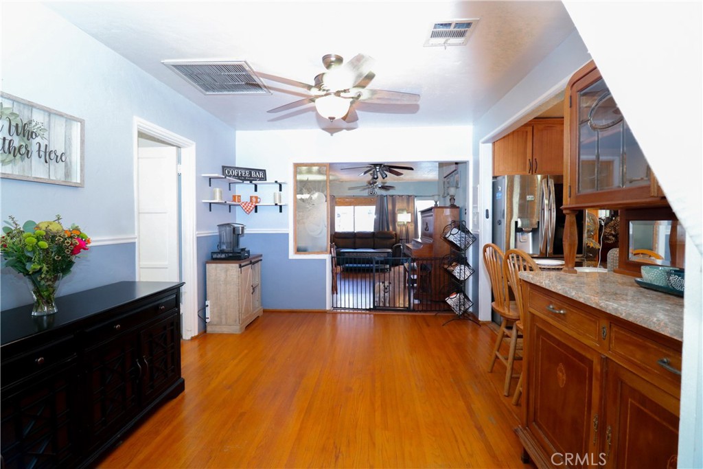 12421 Floral Property Photo 16