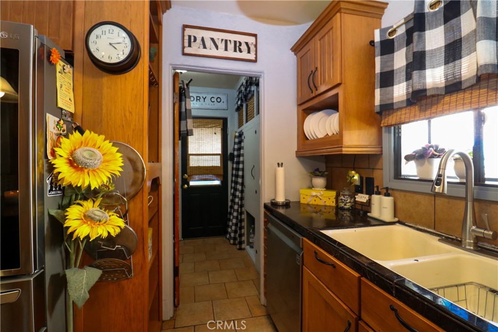 12421 Floral Property Photo 19