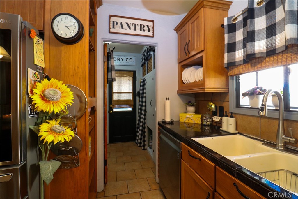 12421 Floral Property Photo 19