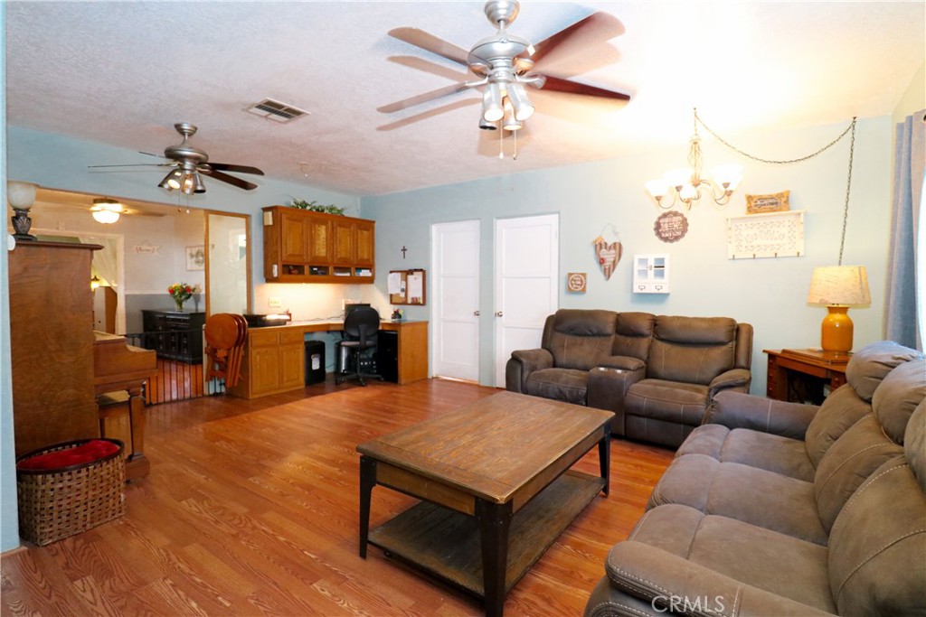 12421 Floral Property Photo 36
