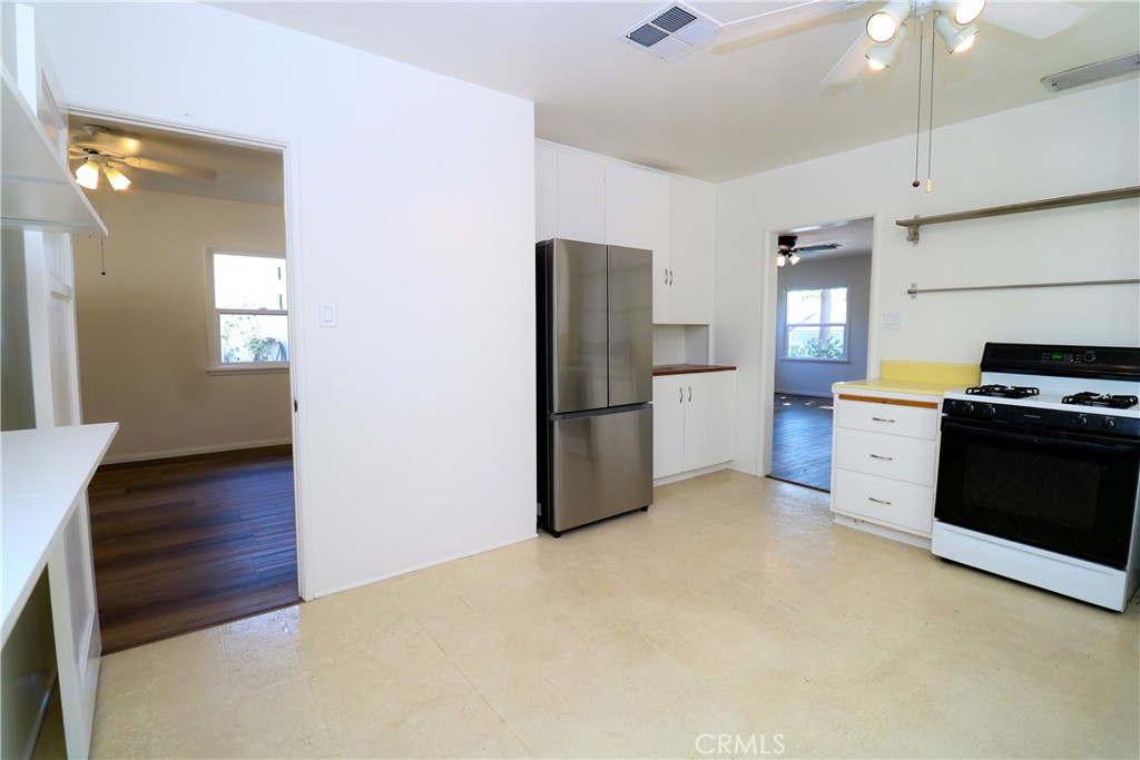 12421 Floral Property Photo 48